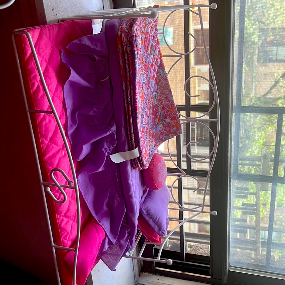 American Girl bed in very good condition.